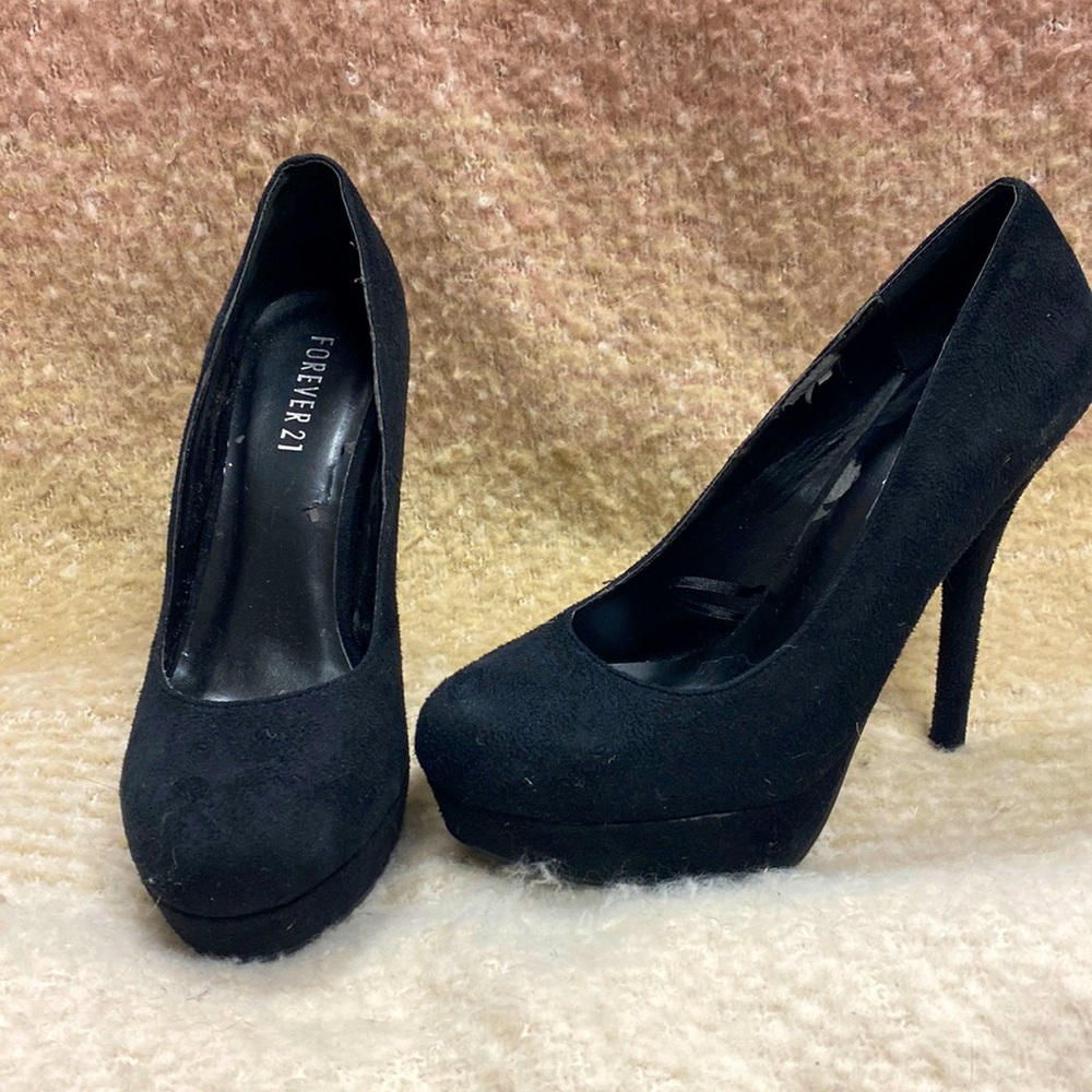 Black Suede heels size 8
